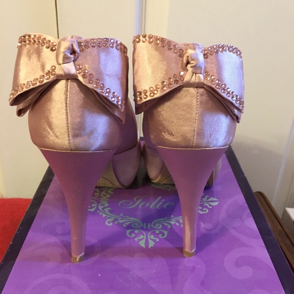 Jolie rose satin peep toed with bow trim - Picture 4 of 4